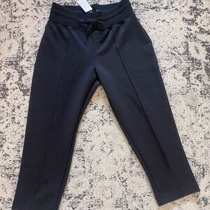 NWT SPANX Air Essentials Tapered Pant